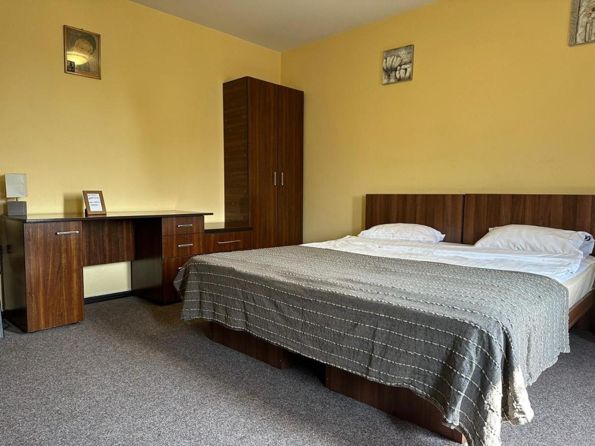 Apartament La O Barfa Ploeszti Zewnętrze zdjęcie