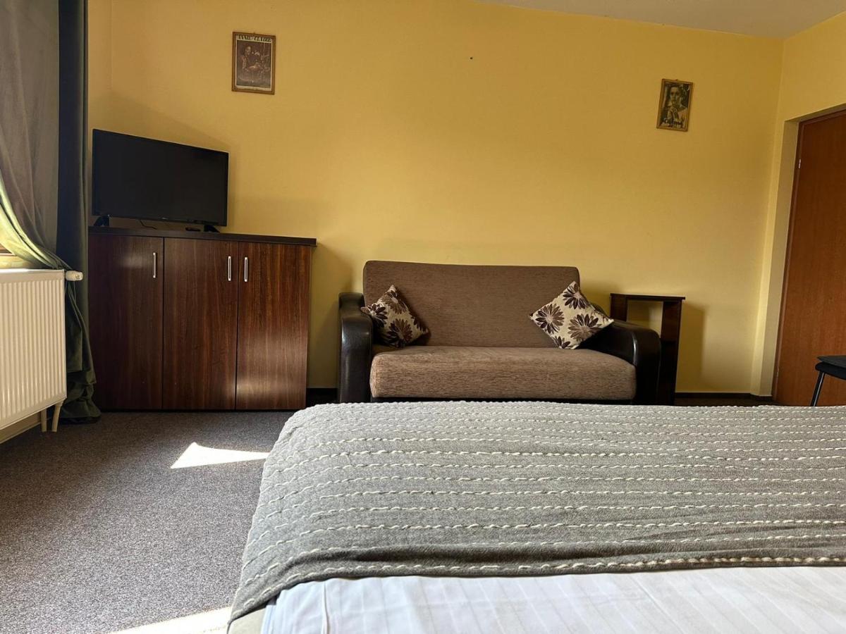 Apartament La O Barfa Ploeszti Zewnętrze zdjęcie
