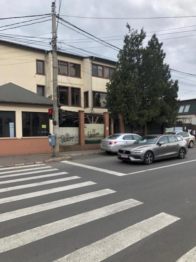 Apartament La O Barfa Ploeszti Zewnętrze zdjęcie