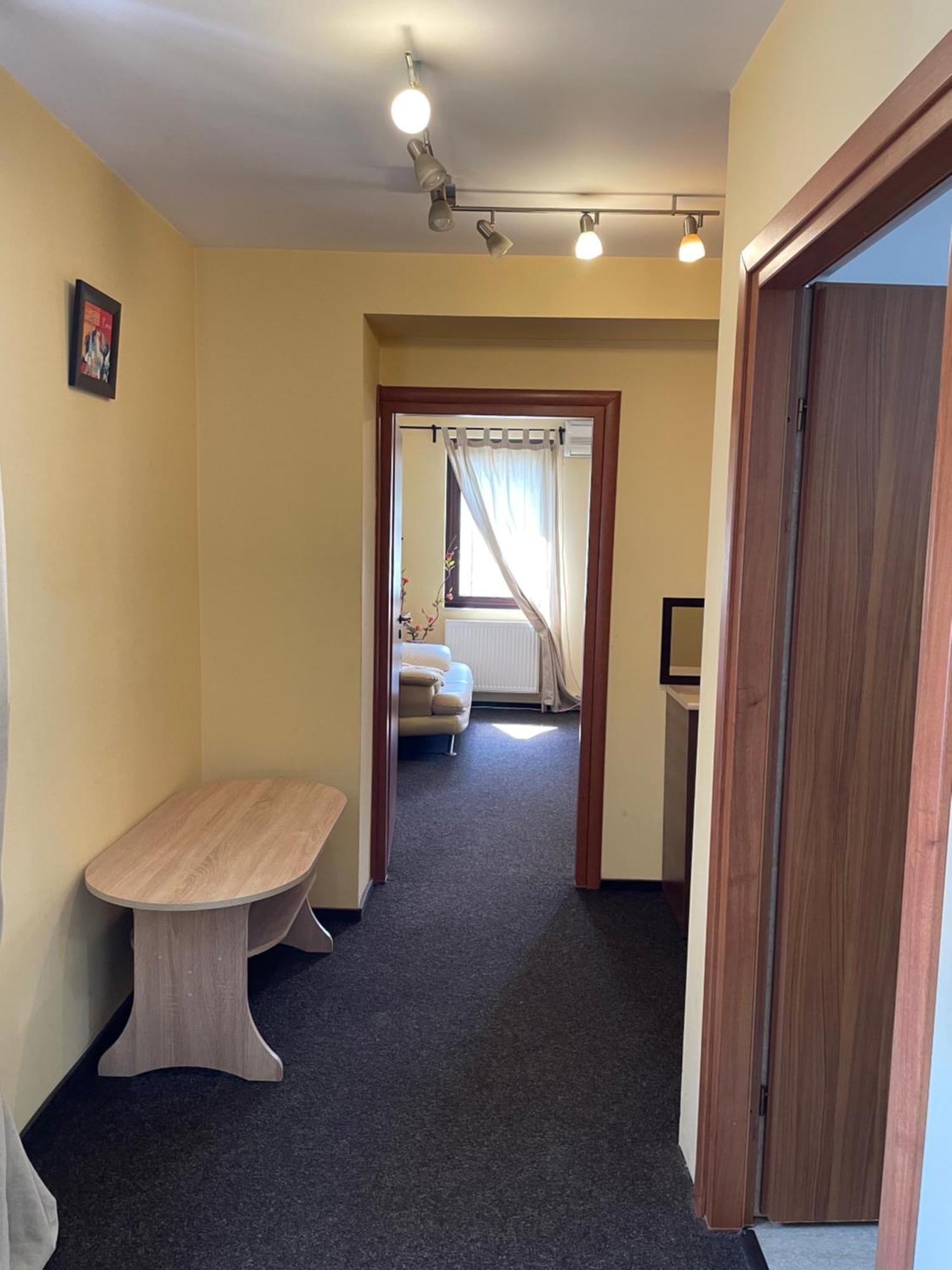 Apartament La O Barfa Ploeszti Zewnętrze zdjęcie