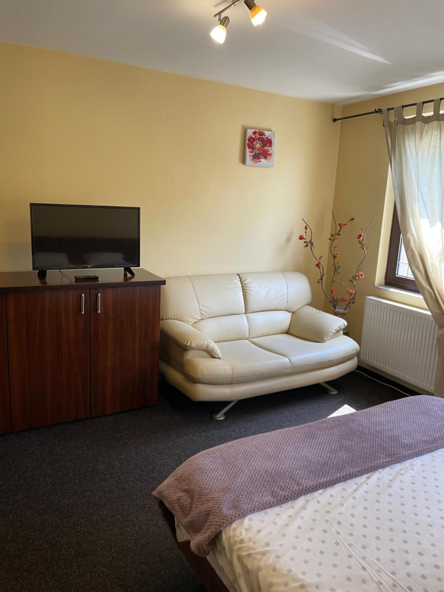 Apartament La O Barfa Ploeszti Zewnętrze zdjęcie