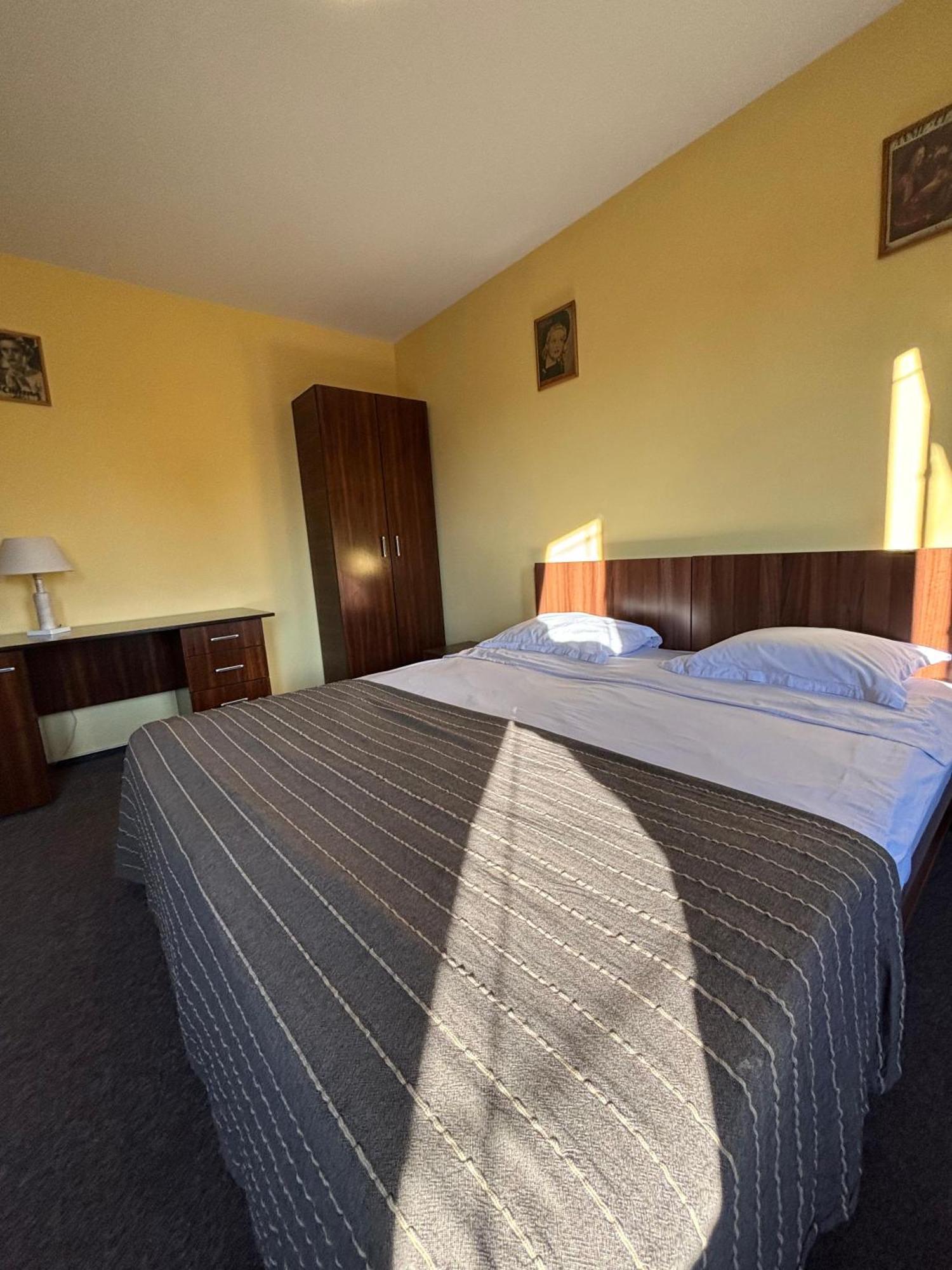 Apartament La O Barfa Ploeszti Zewnętrze zdjęcie